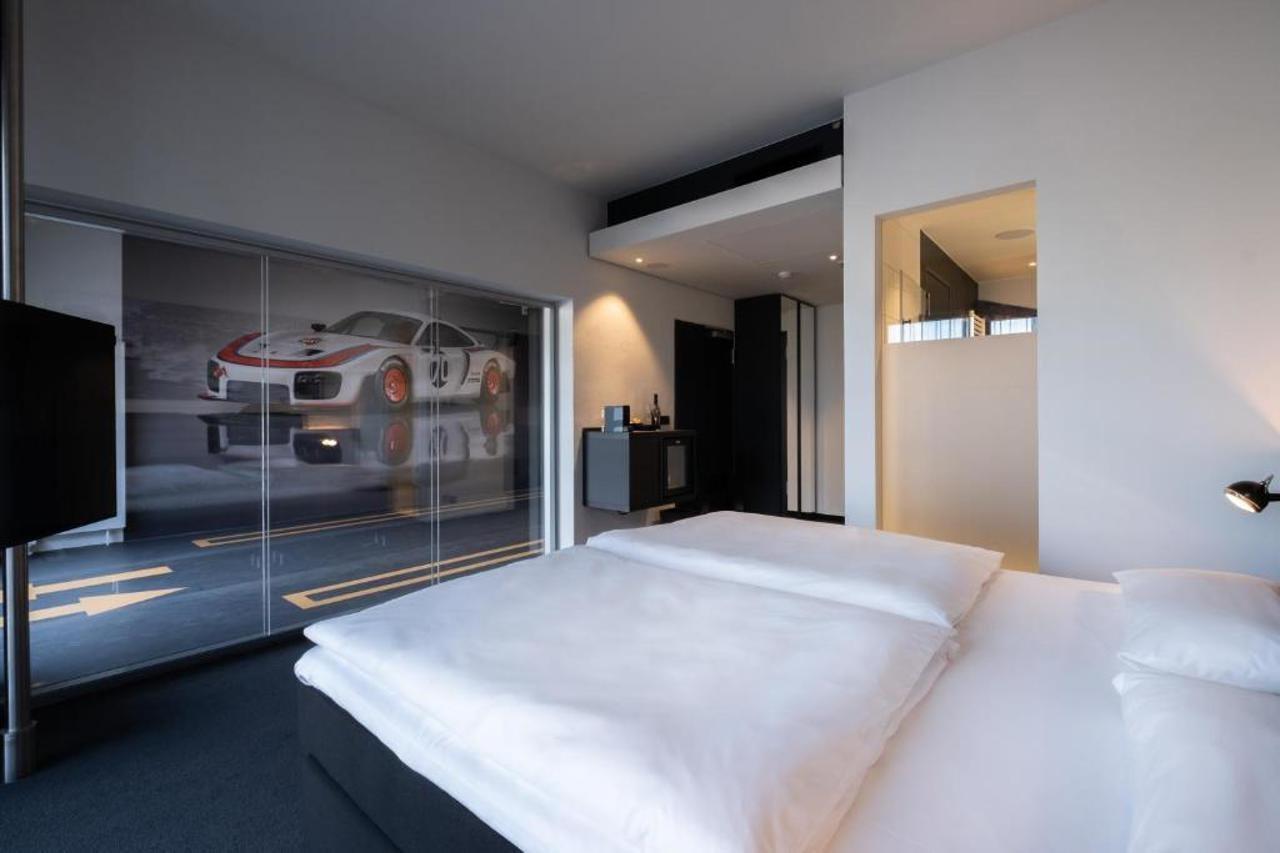 V8 Hotel Koeln At Motorworld Exterior photo