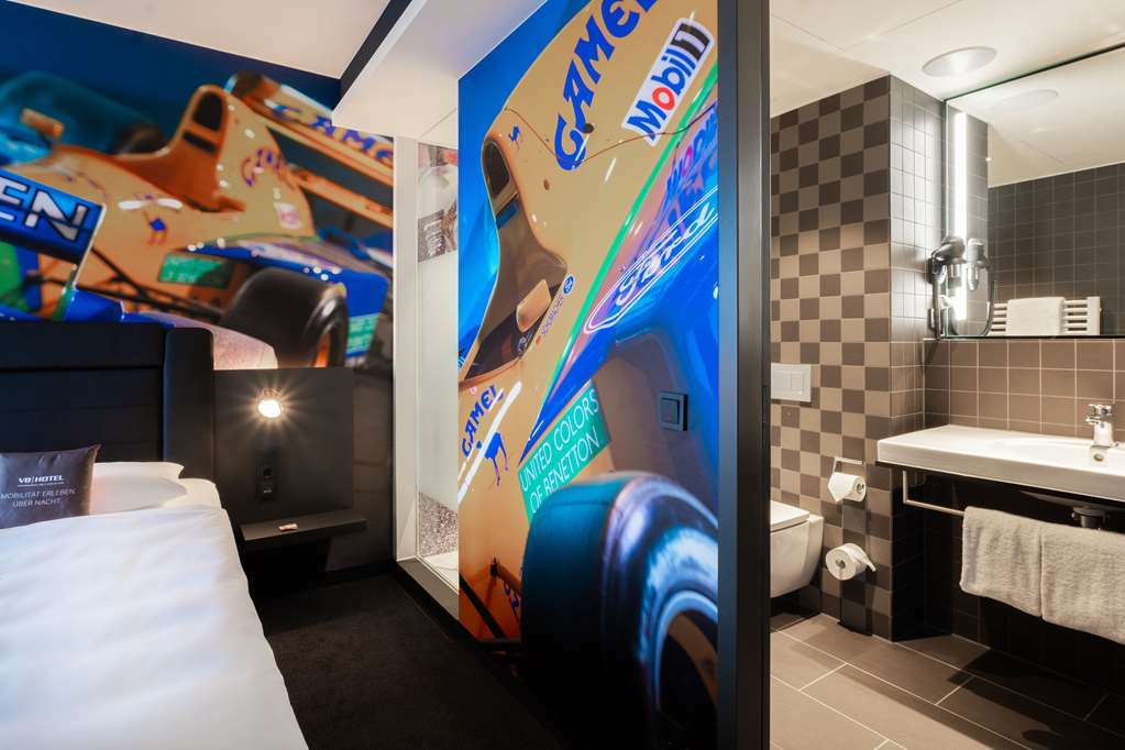 V8 Hotel Koeln At Motorworld Room photo